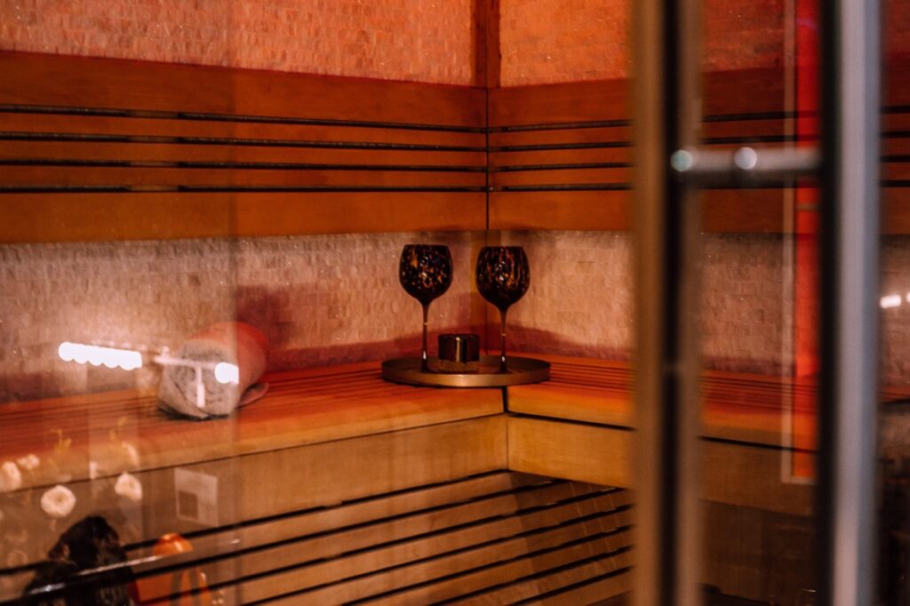 Sfeervolle finse sauna van Sauna Privada in Rotterdam